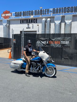 Riding the Icon home - the last bike I will purchase from San Diego Harley. Bigg’s Harley from now on!