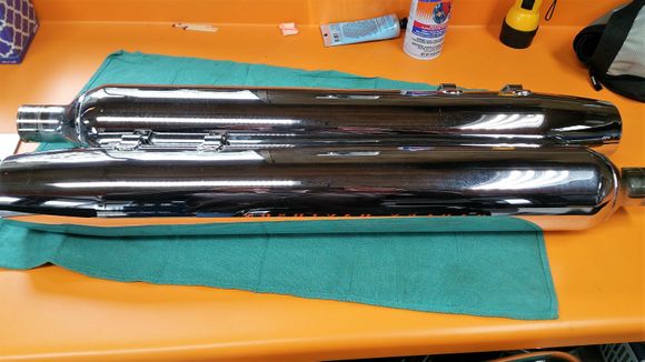 Stock FLHTK Pipes