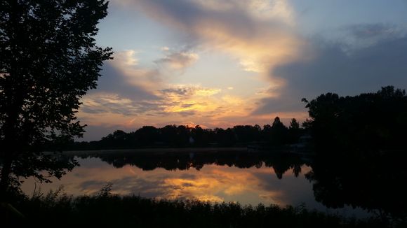 Dont have to go far to see great sunrises. Just geab a cup off coffee and sit on the deck.!
