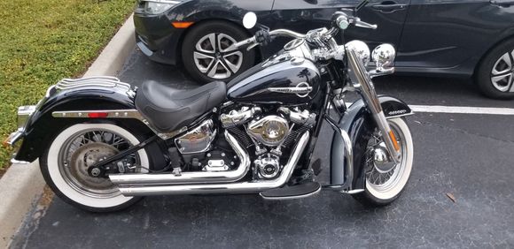 Yes i know its a deluxe. But it's basically the same bike. Here's my big shots staggered in chrome. Don't pay attention to the dirt