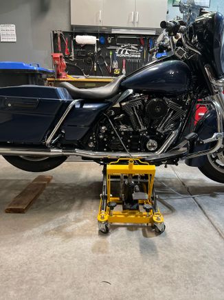 Air cleaner, trans side cover, cam cover and upper rocker covers 