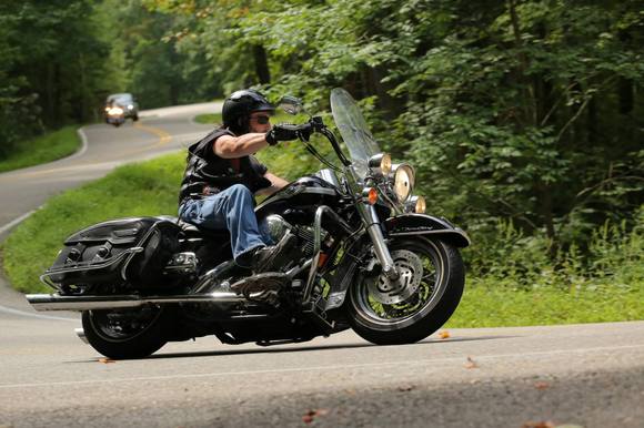 Note: Guard bag attached to crash bar just in front of saddlebag