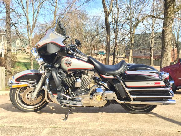 I see something that looks familiar... 89 all the way... mine doesn’t do wheelies though... maybe some day 