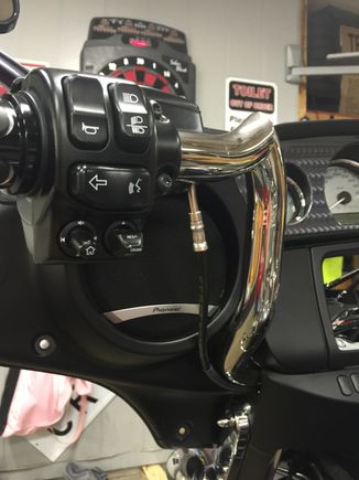 Also took the Pioneer labels off the grills they came with and glued them to the factory grills. I think it's a nice touch and kind of matches my charcoal pearl paint.