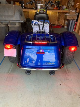 Installed CD luggage bar LED and HD air wing luggage rack.
This is with the brake lights on.