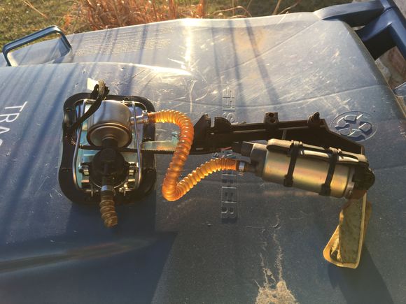 Here you can see the hinge strait to remove assembly from tank