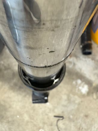 Leaking out top seal