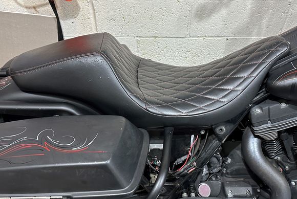 LePera Daddy Long Legs Seat with Memory Foam and Gel inserts in both driver and passenger side. some cat scratches, Custom made wrapped in real leather.
300 Plus Shipping
