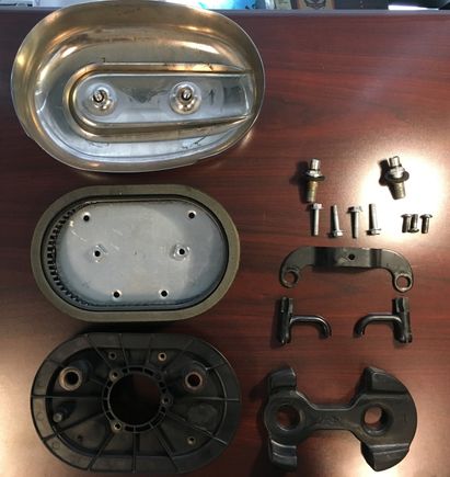 Comes with everything pictured. Plus a print out of the instructions from the HD site.