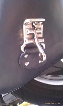 Garage Leathers solo bag latch 3