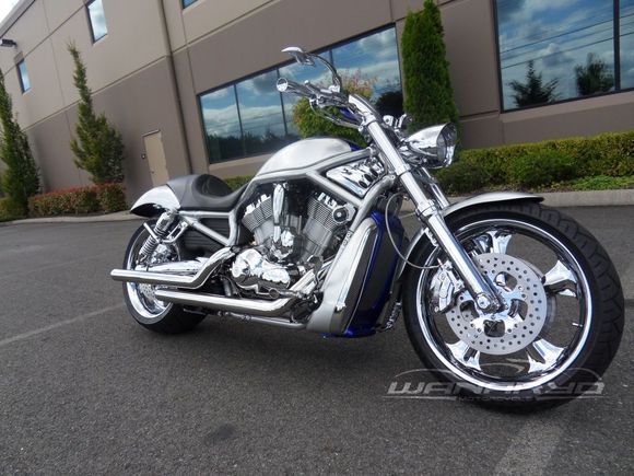 Doney Dawson's V-Rod with our WanaRyd Adrenaline wheels, 19" Front wheel, 18" Rear wheel, Chrome Floating rotors and matching pulley!