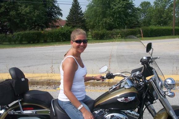 The wife trying to get me to let her give it a whirl at Indy's Loop 4 Life 08'