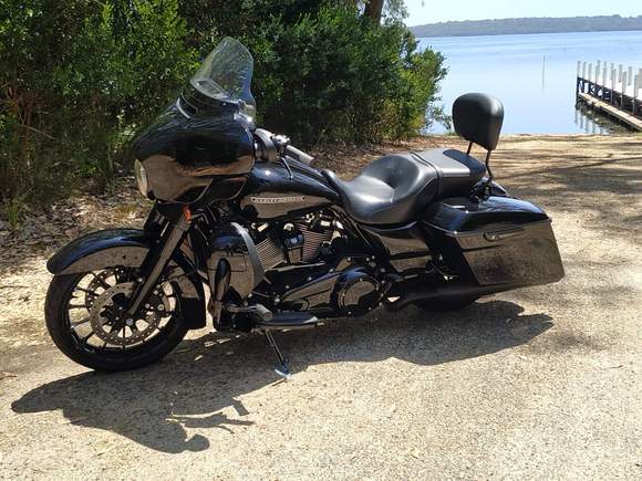 New to me 2018 street glide special with a few extra bits, screen is next to go.