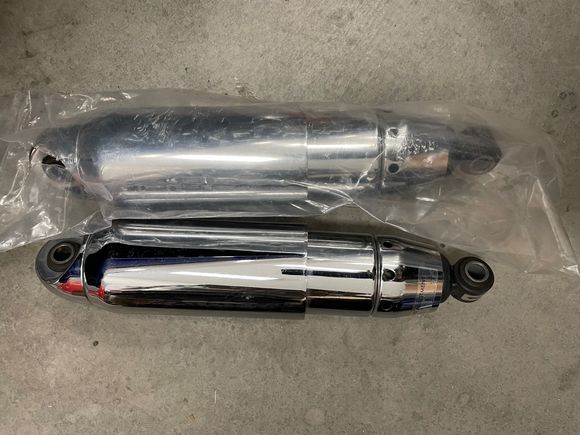 PRICE SLASHED!$50! I need to clear out this inventory! Stock FXDF 12" Shocks from my 2012 Fat Bob. MSRP for new is $193.99. These have only about 1000 miles. Sold the bike so clearing out spare parts