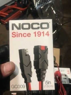 HAD TO PURCHASE THIS CONNECTOR SEPERATE, HOW EVER THE BATTERY TERMINAL FUSED ONE, I USED AS GOLD HEAVY DUTY RINGS, ALOT BEEFIER THAN THE BATTERY TENDER ONE....