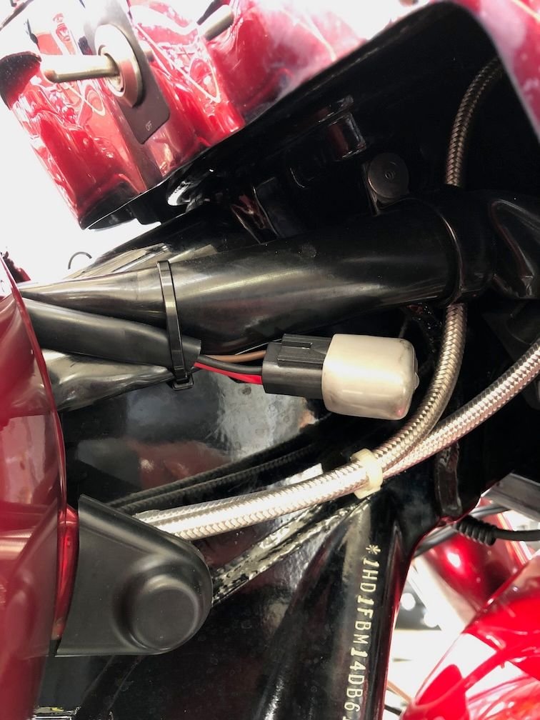 Brake side with power to detachable batwing.