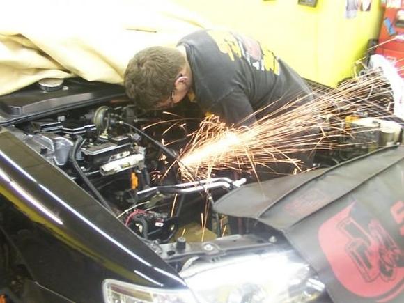 had to gring the driver motor mount to make it fit in there. this was before hasport came out with their kit.