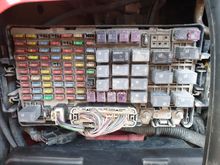 Hummer H3 Fuse Box (very Dirty)