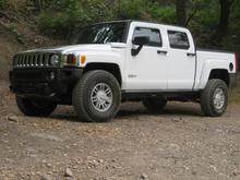 2010 H3T Alpha / Off Road Package, Birch White