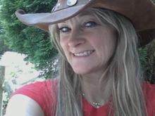 Stacy and her hat