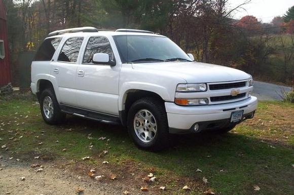 2004 Tahoe Z71 before it was lifted!! I loved this truck