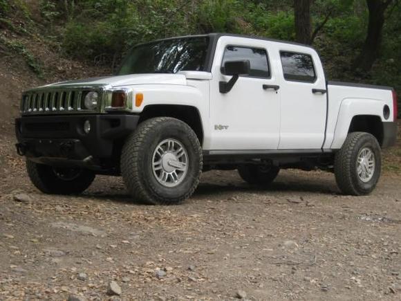 2010 H3T Alpha / Off Road Package, Birch White