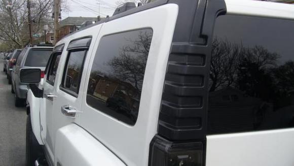 VENT SHADES/BLACK LED TAIL LIGHTS/RIBBED LOUVER