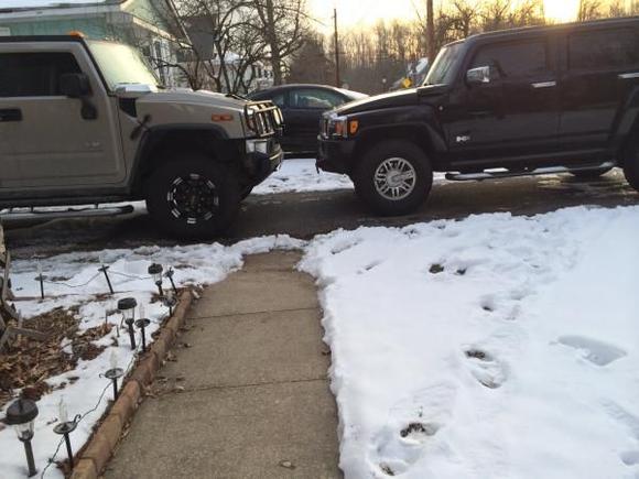 Seeing eye to I even with new size tire on Hummer H3 it still can't touch my HummerH2
