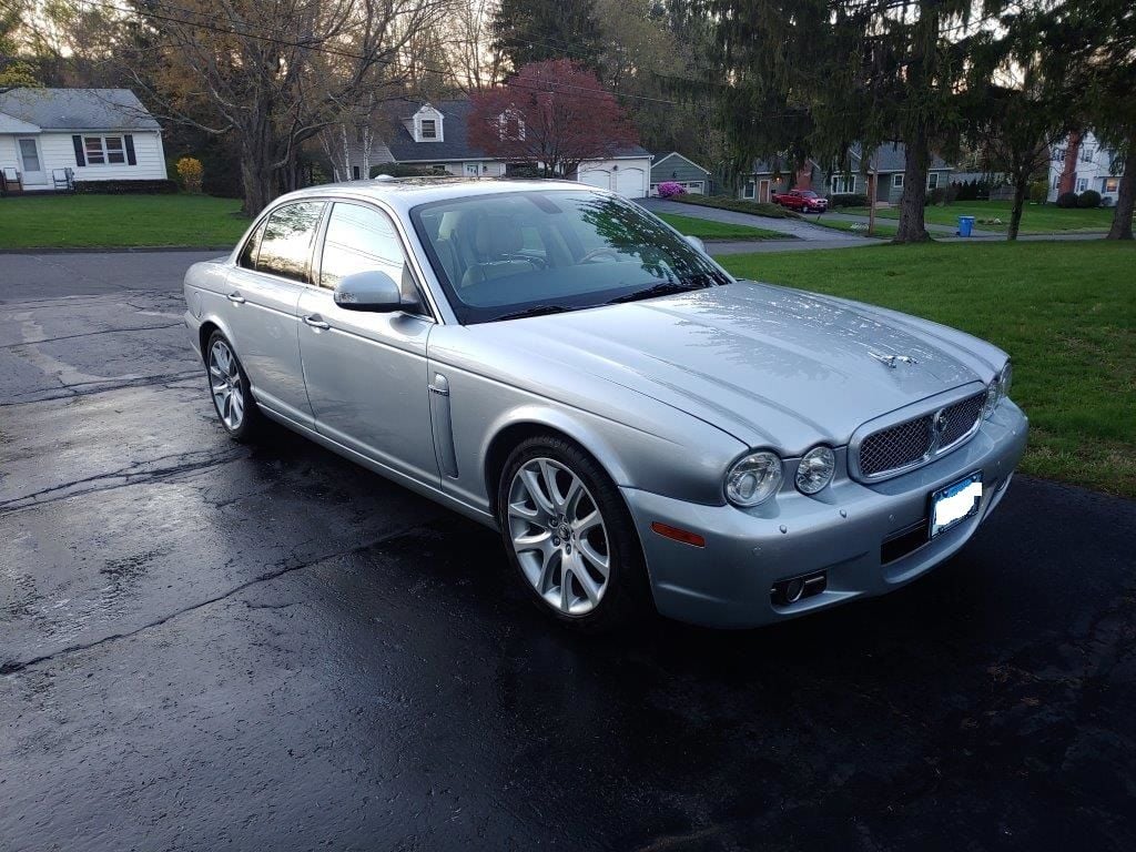 2008 Jaguar XJ8 - Show up in style, 2008 XJ8 SWB in really nice shape. Drives great! - Used - VIN SAJWA71B38SH23118 - 118,500 Miles - 8 cyl - 2WD - Automatic - Sedan - Silver - Bristol, CT 06010, United States