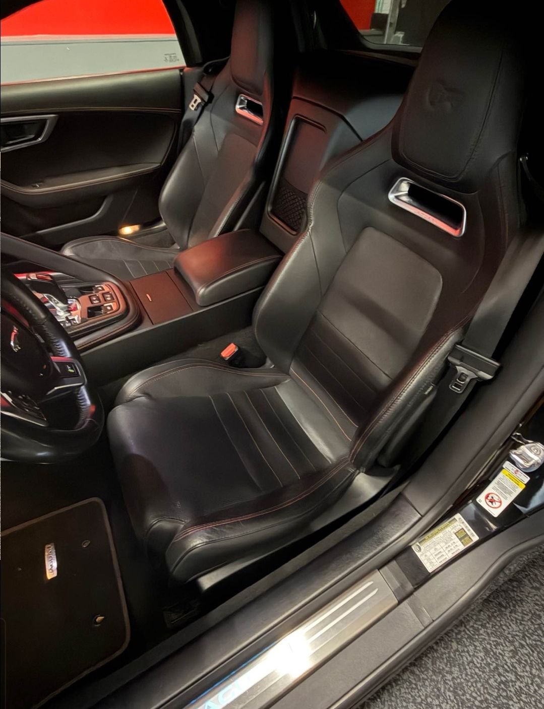 2018 Jaguar F-Type - Jaguar F-Type R 2018, V8 550 HP. - Used - VIN SAJD51EE3JCK48340 - Other - Automatic - Black - South Bank SE1, United Kingdom