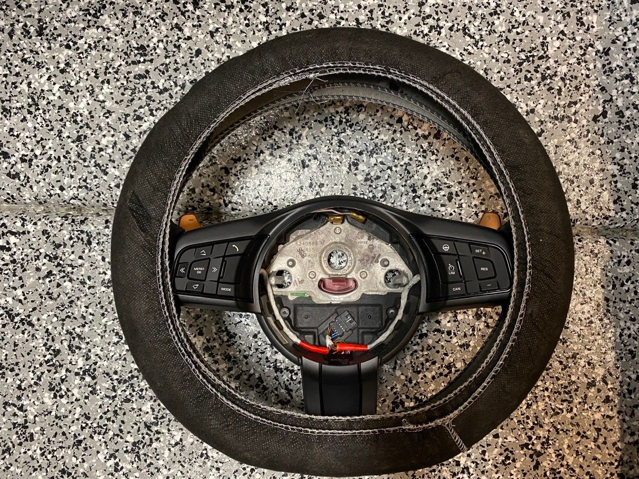 Steering/Suspension - Jaguar  F-Type Sports Steering Wheel - Used - 2017 to 2020 Jaguar F-Type - Valencia, CA 91354, United States