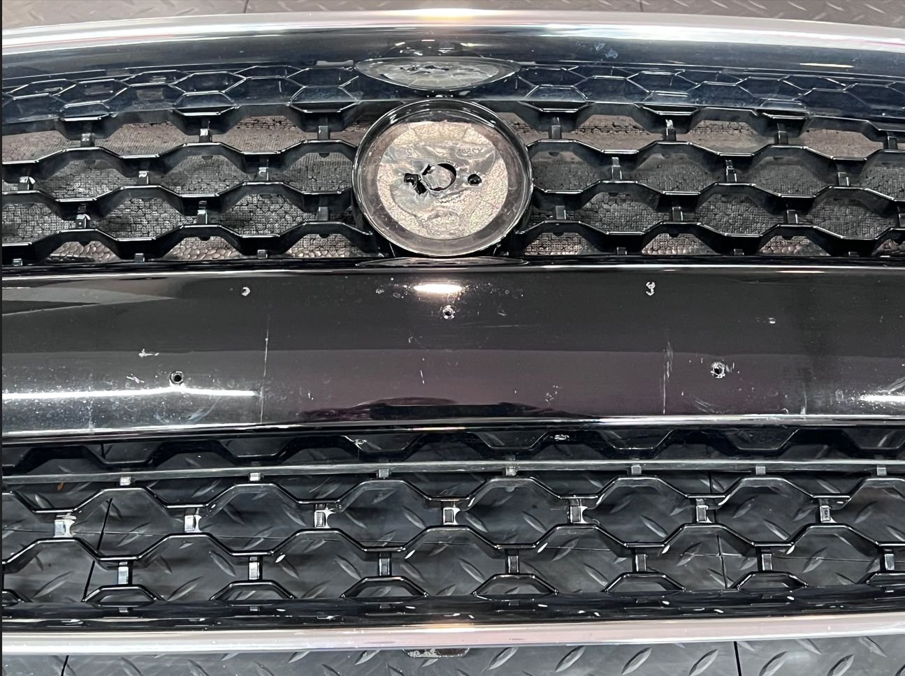 Exterior Body Parts - Jaguar F-Type front grill, OEM, 2014-2017 - Used - 2014 to 2017 Jaguar F-Type - Seattle, WA 98116, United States