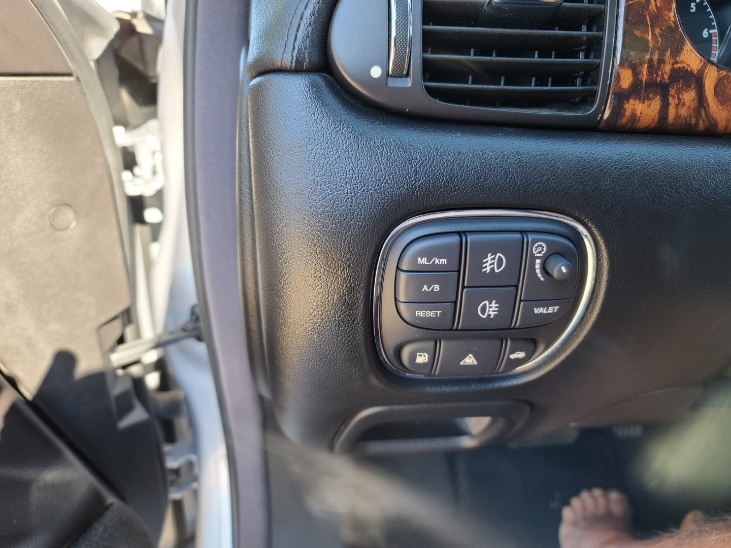 2006 Jaguar Super V8 - 2006 Jaguar Supercharged (Super V8) - Used - VIN SAJWA82C26TG49890 - 73,100 Miles - 8 cyl - 2WD - Automatic - Sedan - Silver - Valley Center, CA 92027, United States