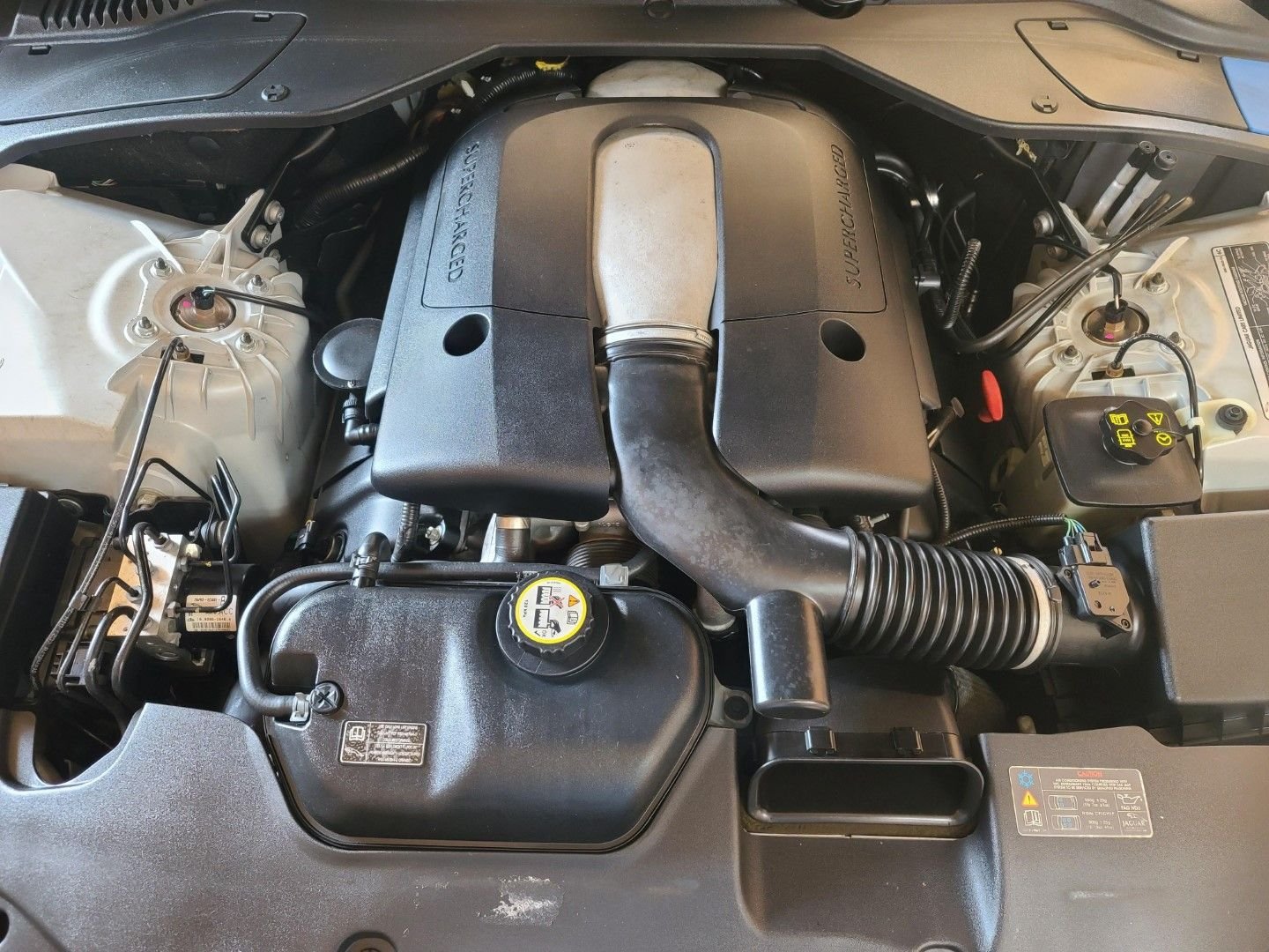 2006 Jaguar Super V8 - 2006 Jaguar Supercharged (Super V8) - Used - VIN SAJWA82C26TG49890 - 73,100 Miles - 8 cyl - 2WD - Automatic - Sedan - Silver - Valley Center, CA 92027, United States