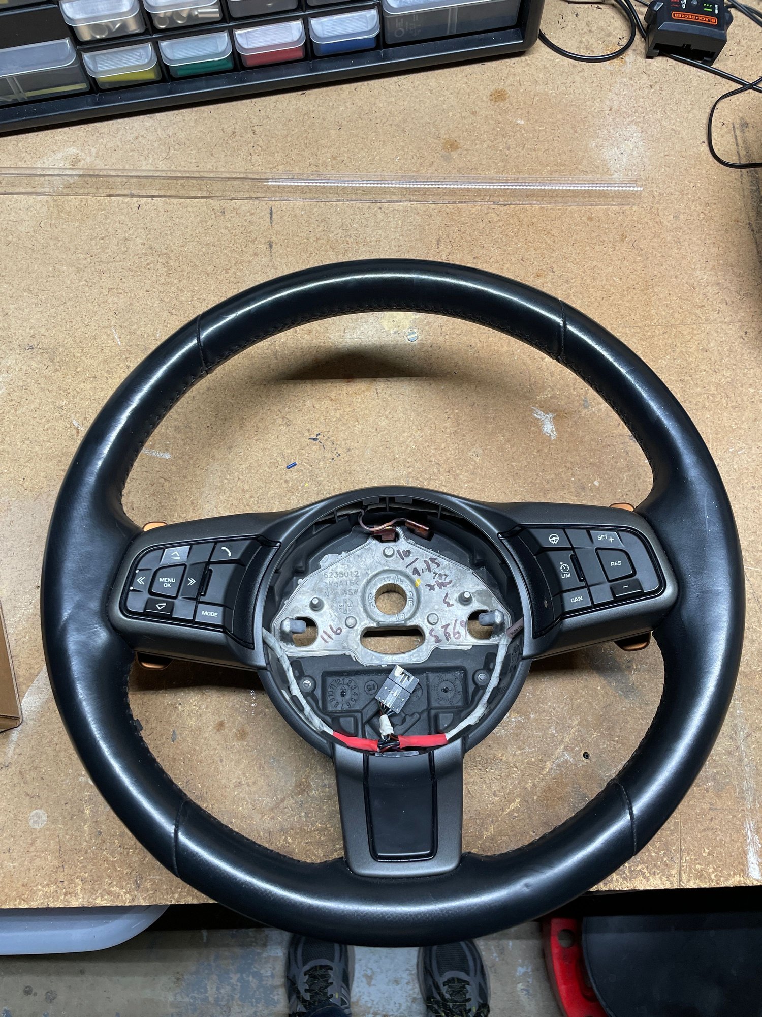 Steering/Suspension - F Type heated round steering wheel - Used - 2014 to 2022 Jaguar F-Type - Manassas, VA 20112, United States