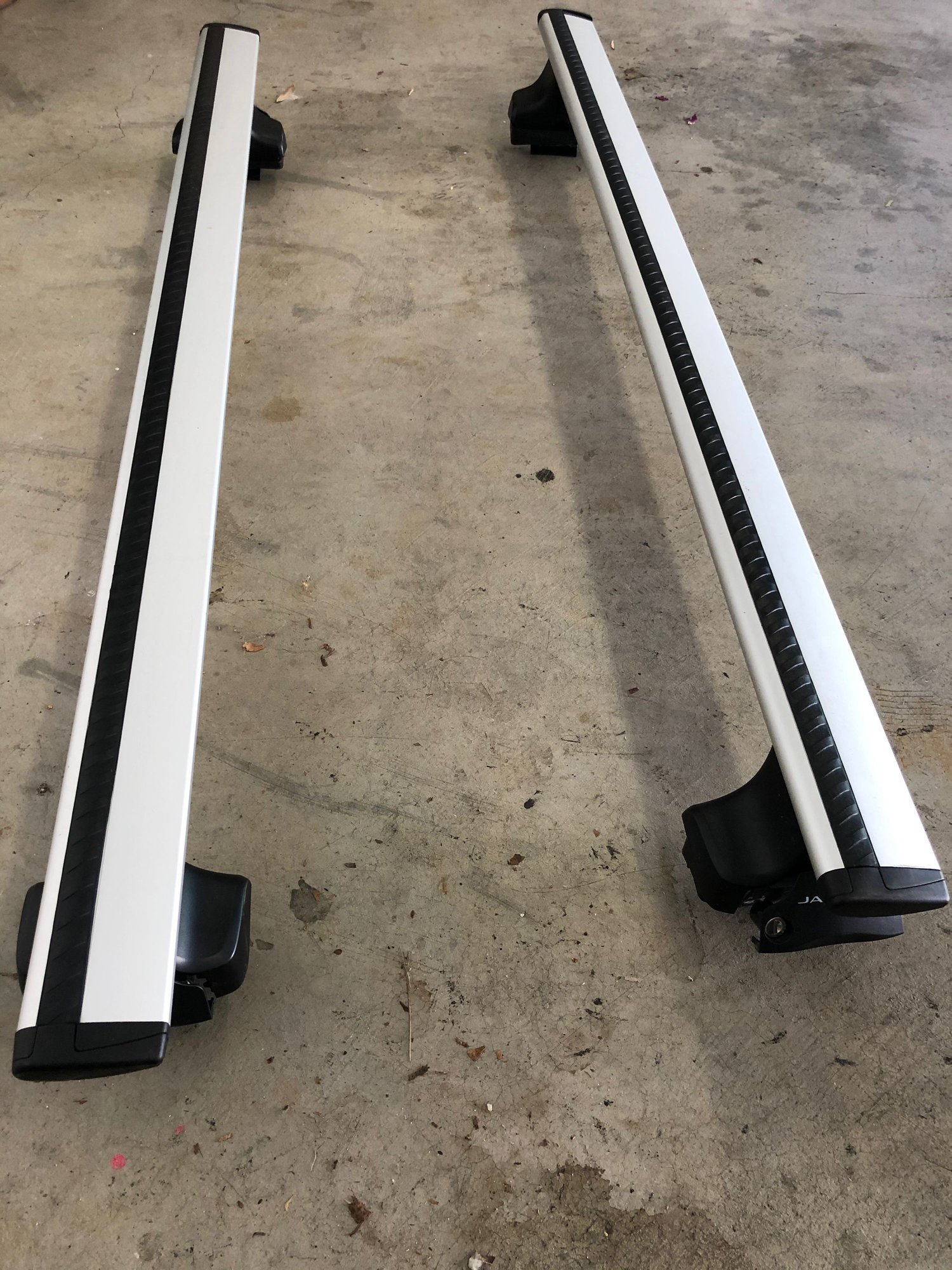 Accessories - Thule roof bars - Used - 2018 to 2024 Jaguar XE - Palo Alto, CA 94306, United States