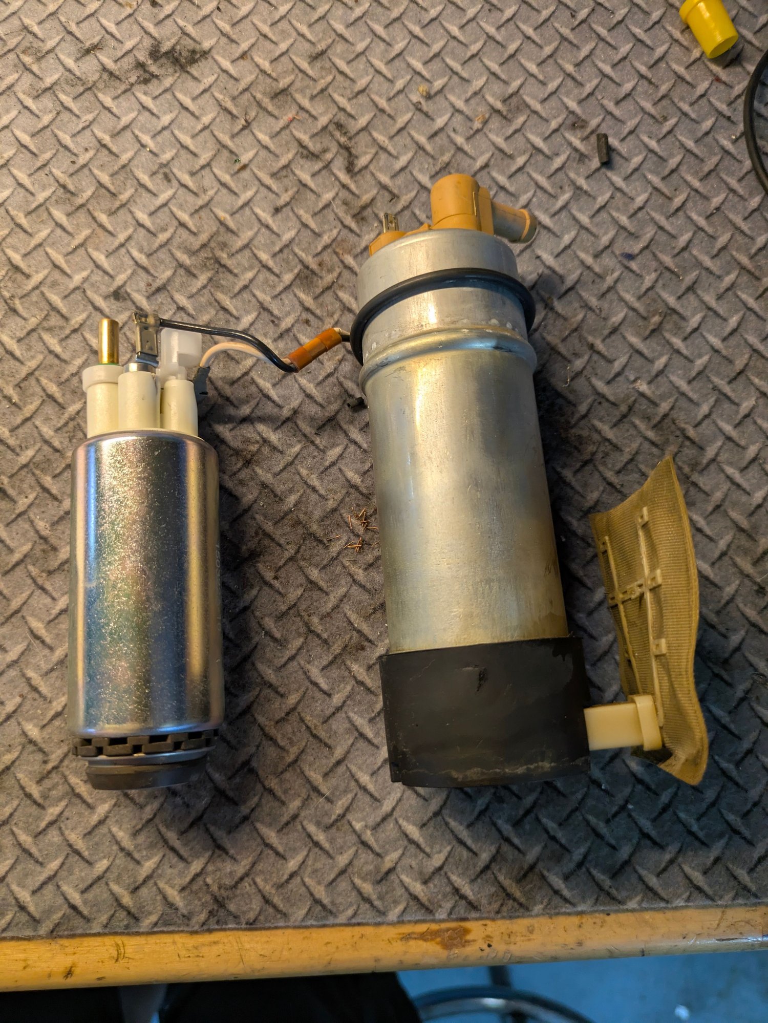 Standard pump on the left, XJR pump on the right.