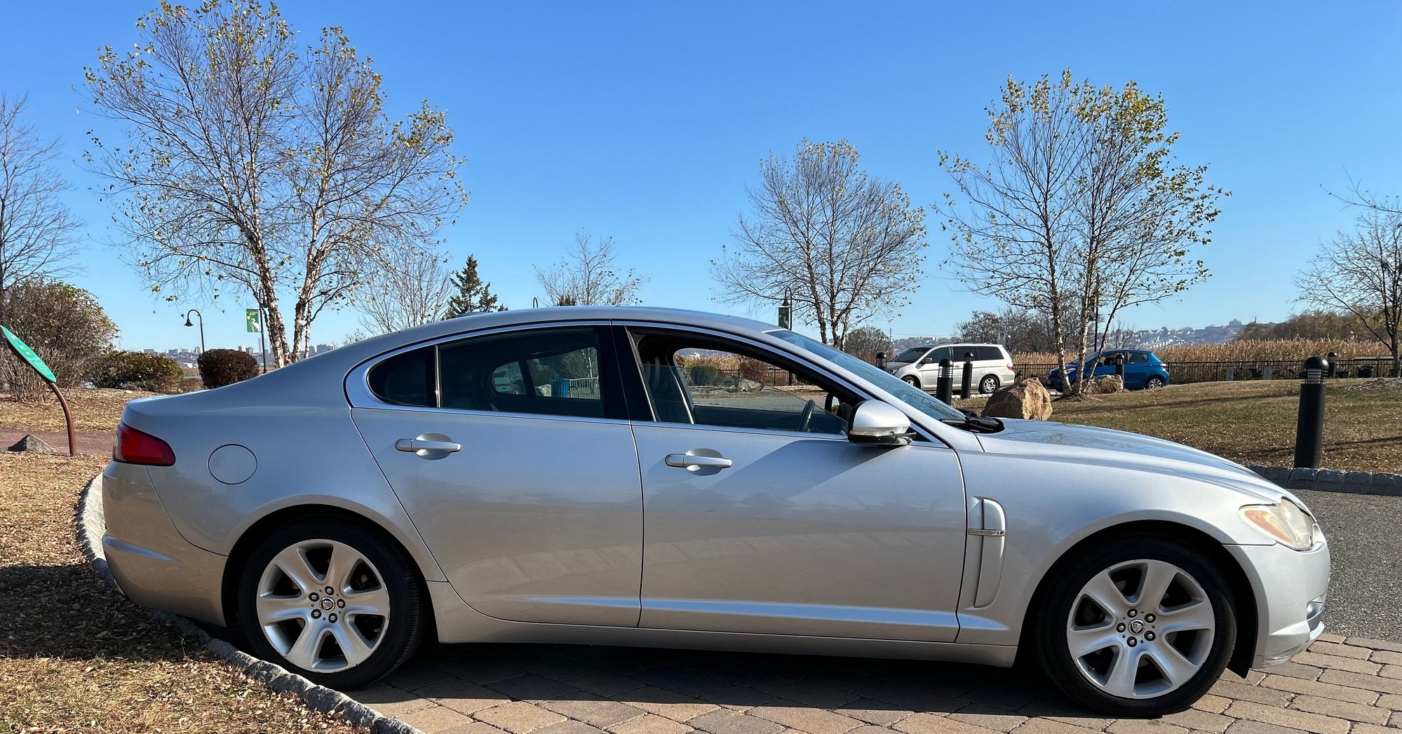 2010 Jaguar XF - Driven 5700 miles per year, Original Owner - Used - VIN SAJWAOFA9AHR68013 - 80,600 Miles - 8 cyl - 2WD - Automatic - Sedan - Silver - Secaucus-Hudson County, NJ 07094, United States