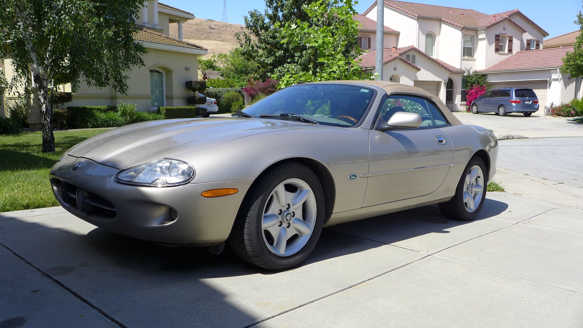 1997 Jaguar XK8 - 1997 Convertible Jaguar xk8 needs a new home - Used - VIN SAJGX2745VC010609 - 8 cyl - 2WD - Automatic - Convertible - Morgan Hill, CA 95037, United States