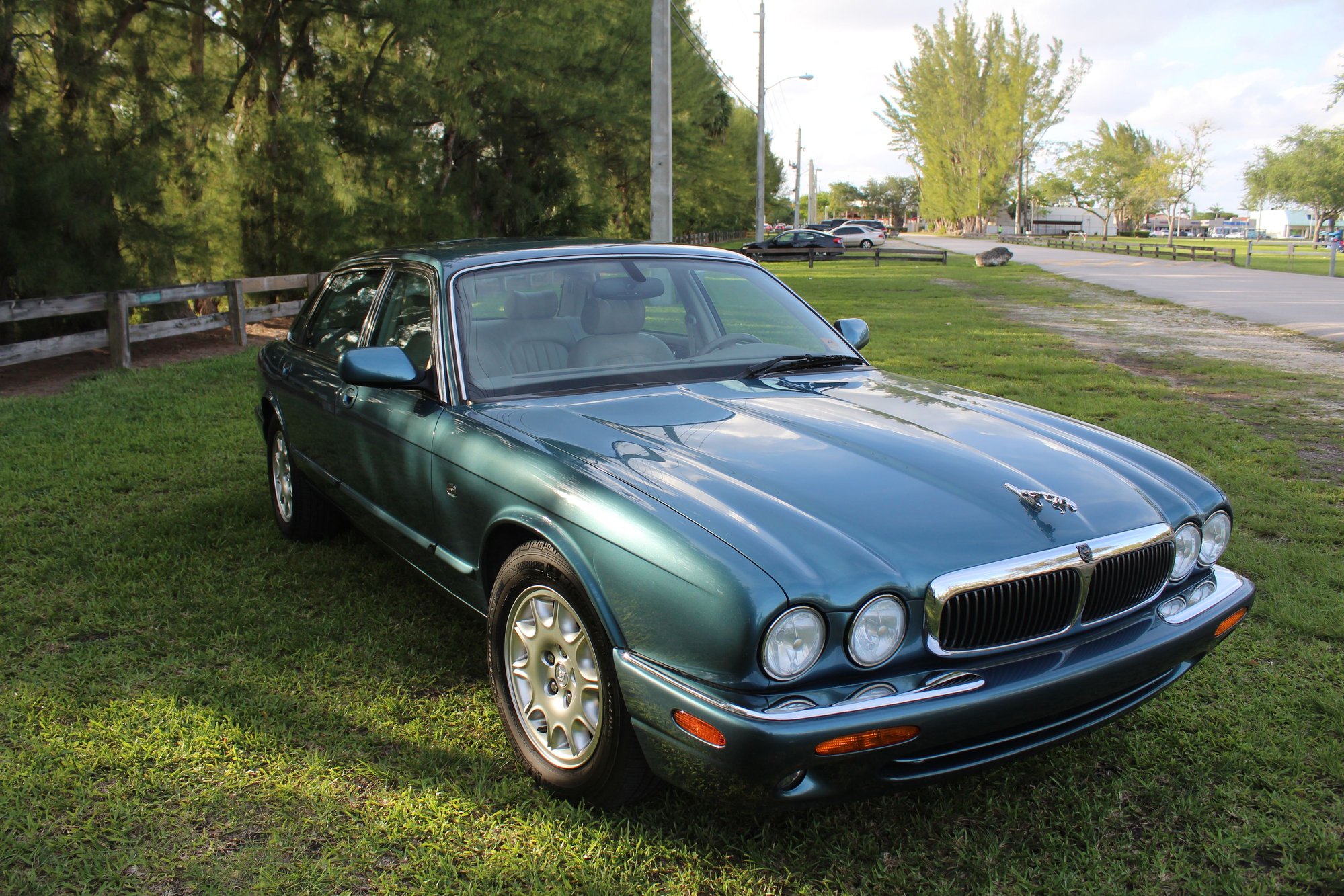 2000 Jaguar XJ8 - 2000 Jaguar XJ8L 13k miles - Used - VIN Sajda23c5ylf17292 - 13,320 Miles - 8 cyl - 2WD - Automatic - Sedan - Blue - Miami, FL 33173, United States