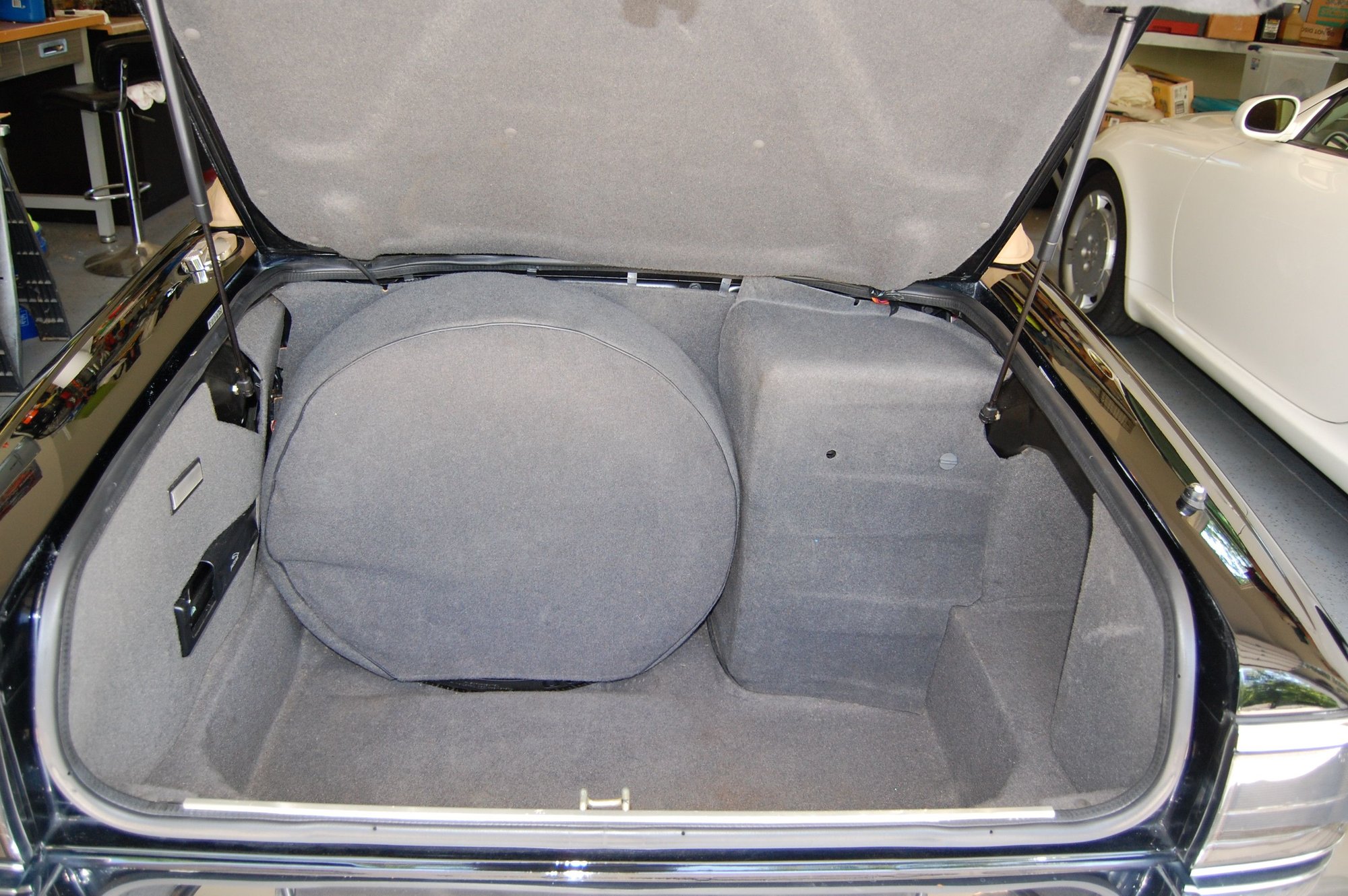 1995 Jaguar XJS - 1995 Jaguar XJS 2+2 6 cyl convertible for sale - Used - VIN SAJNX2747SC197788 - 6 cyl - 2WD - Automatic - Convertible - Black - Hot Springs Village, AR 71909, United States