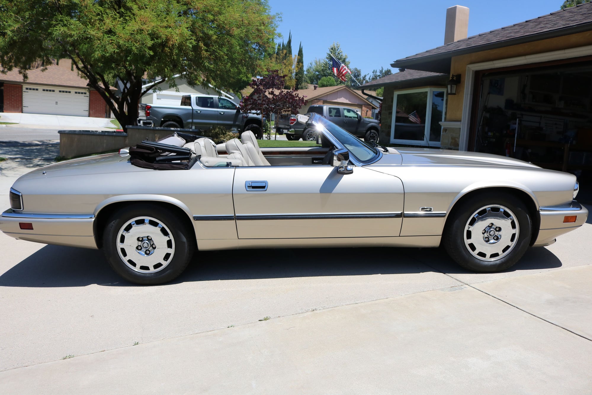 1996 Jaguar XJS - Beautiful 1996 Jaguar XJS 2+2 Convertible - Used - VIN SAJNX2747TC224635 - 33,000 Miles - 6 cyl - 2WD - Automatic - Coupe - Beige - Anaheim, CA 92807, United States