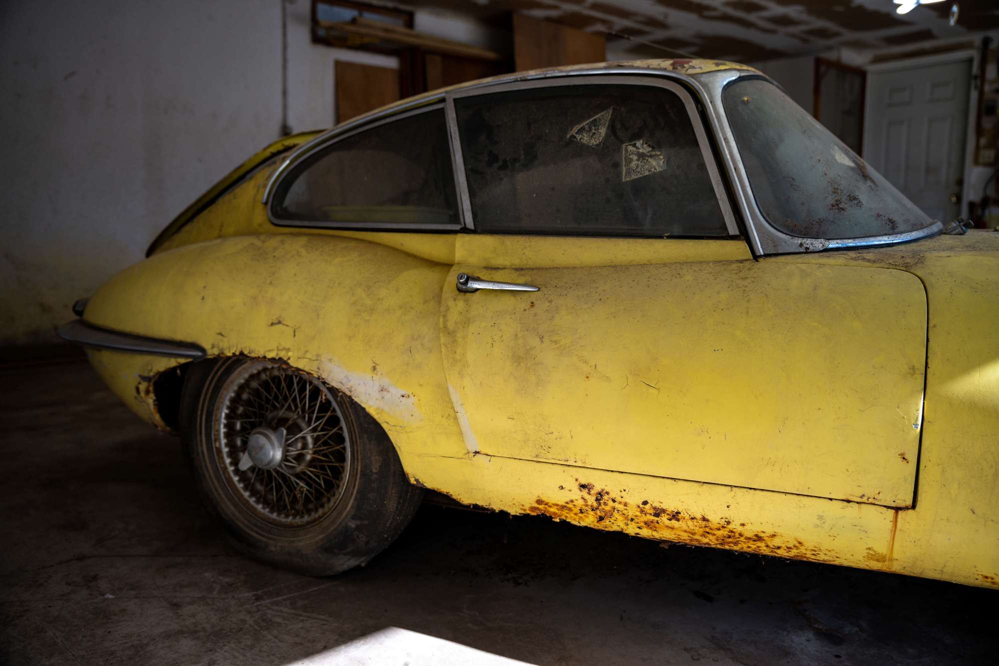 1964 Jaguar XKE - 1964 Jaguar XKE For Sale in Michigan - Used - VIN 00000000000889110 - 66,618 Miles - 6 cyl - 2WD - Manual - Coupe - Yellow - Romeo, MI 48065, United States