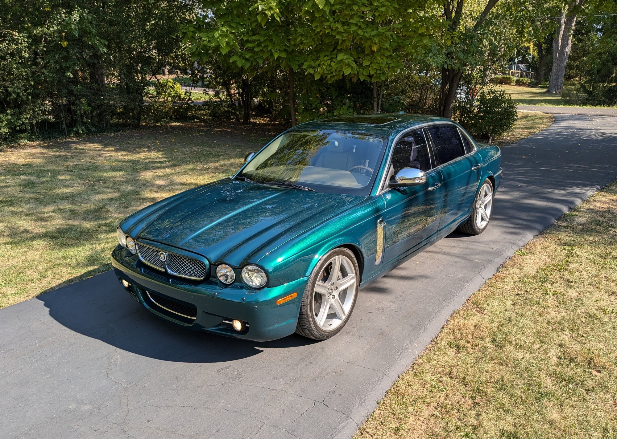 2008 Jaguar Super V8 - 2008 XJ Super V8 x358 Emerald Fire Green - Used - VIN SAJWA82C48TH26200 - 169,500 Miles - 8 cyl - 2WD - Automatic - Sedan - Other - Roselle, IL 60172, United States