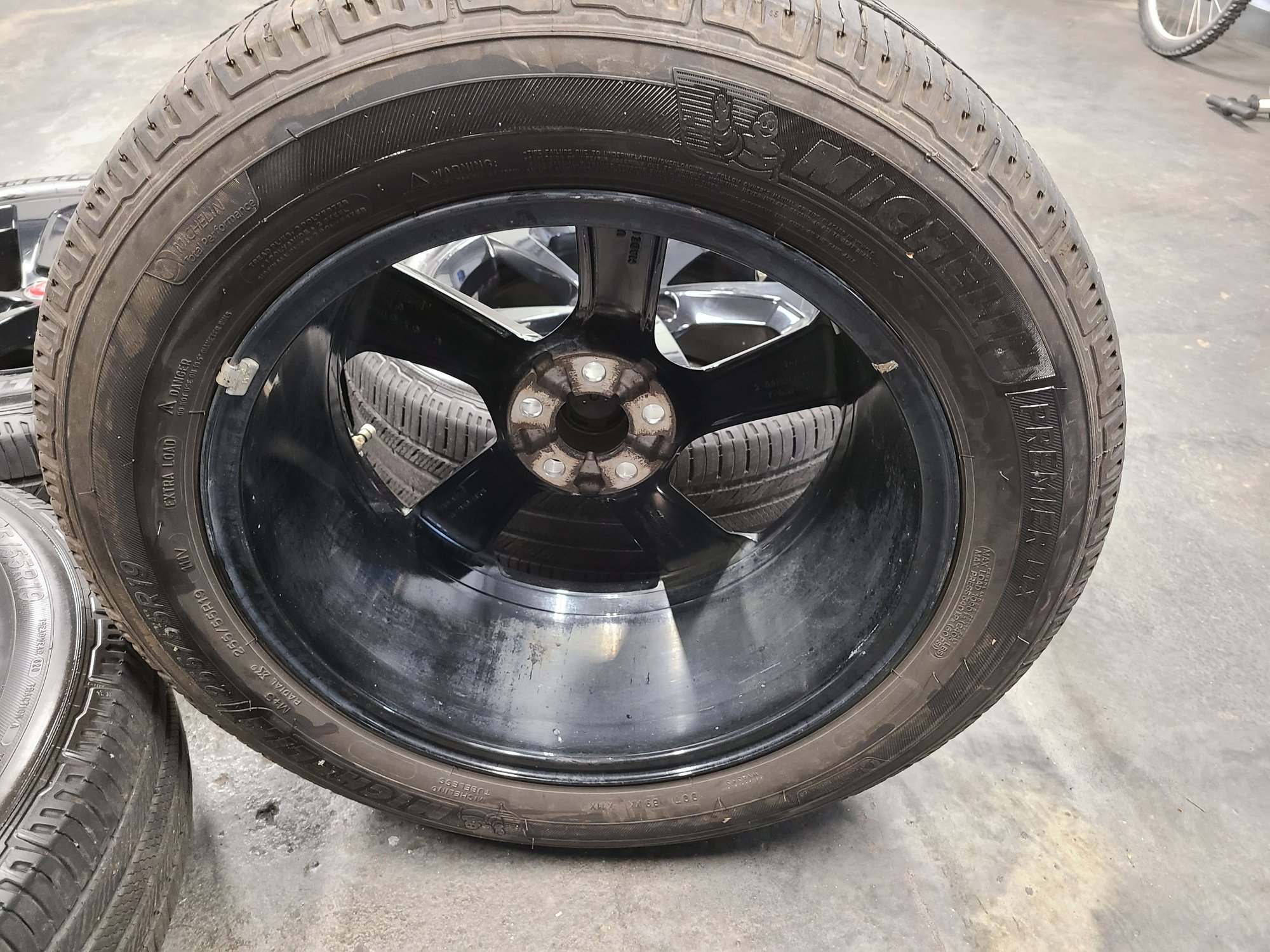 Wheels and Tires/Axles - 4x 19" Jaguar F-Pace Black Wheels & Michelin 255/55R19 Tires Factory OEM F Pace - Used - All Years Jaguar F-Pace - All Years Jaguar F-Type - Cleveland, OH 44135, United States