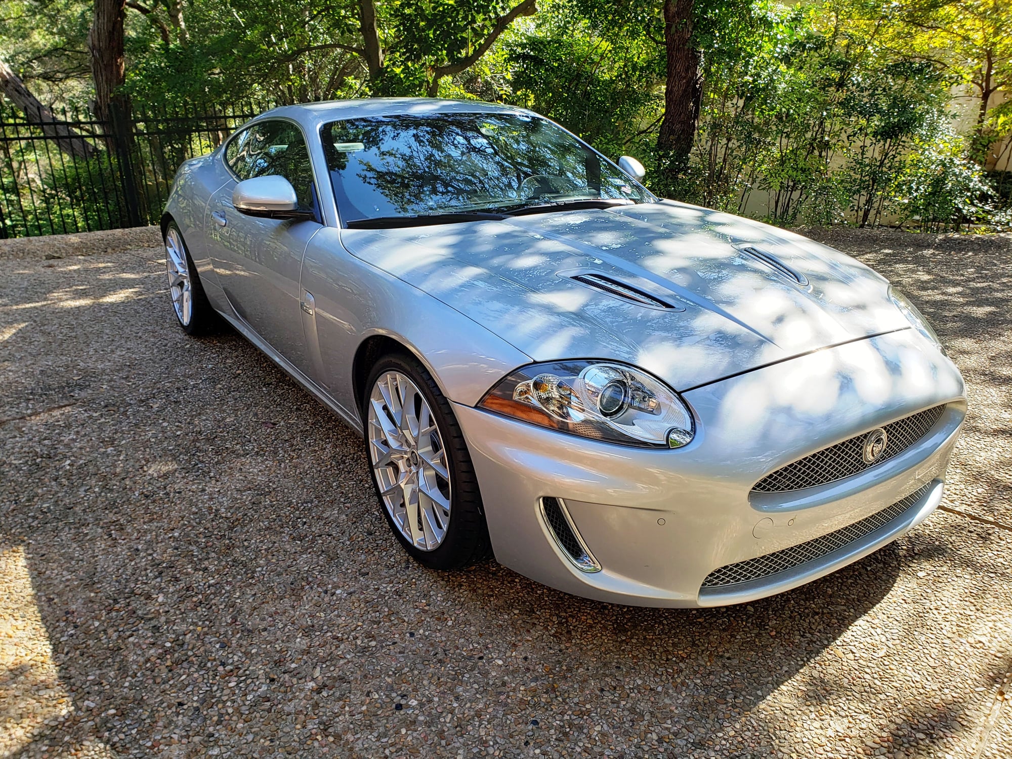 2010 Jaguar XKR - 2010 jaguar xk-r -- exceptional condition - Used - VIN SAJWA4DC4AMB37184 - 42,800 Miles - 8 cyl - 2WD - Automatic - Coupe - Silver - Austin, TX 78730, United States