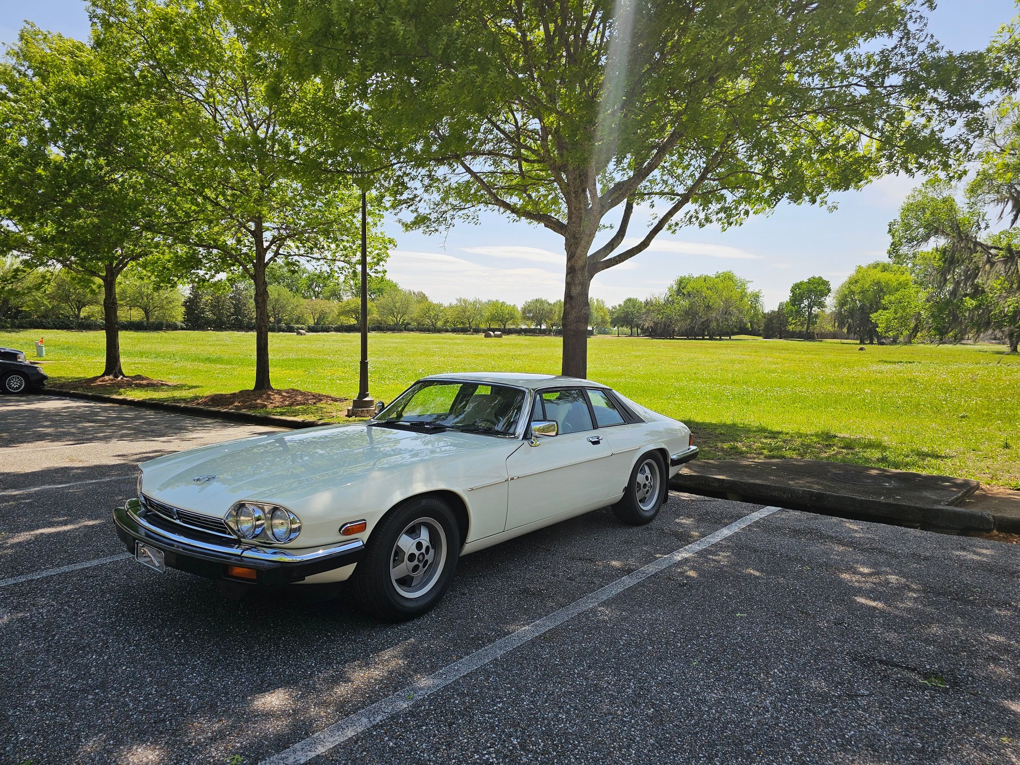 1988 Jaguar XJS - 1988 Jaguar XJS V12 - Used - VIN SAJNA5845JC144040 - 121,010 Miles - 12 cyl - Automatic - Coupe - White - Montgomery, AL 36116, United States