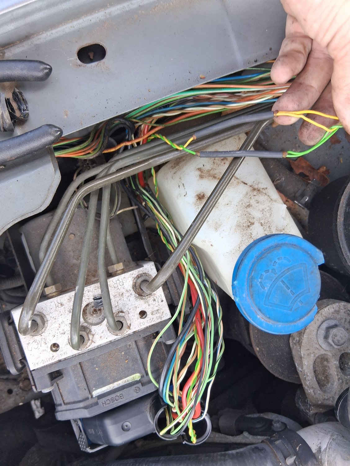 they split into 1 wire here at the ABS Module