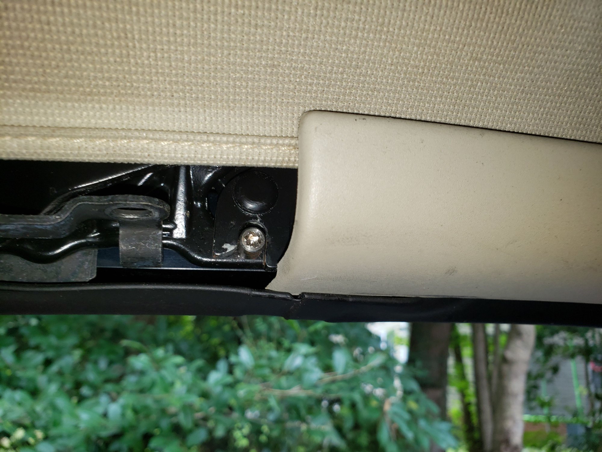 Slot in frame properly engaged with the guide pin