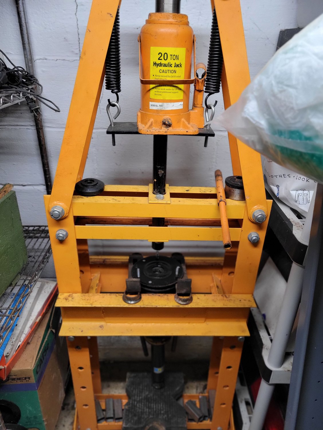 Setup the strut - with the compressed spring on the press